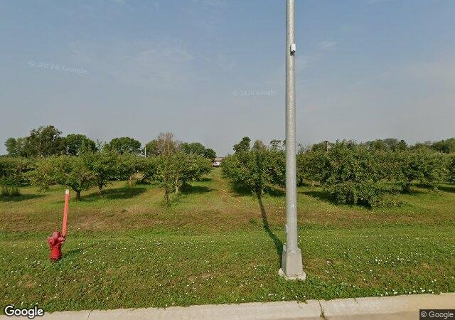 Country Apple Orchard in Harrisburg, SD