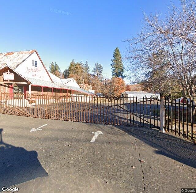 Larsen Apple Barn in Camino, CA