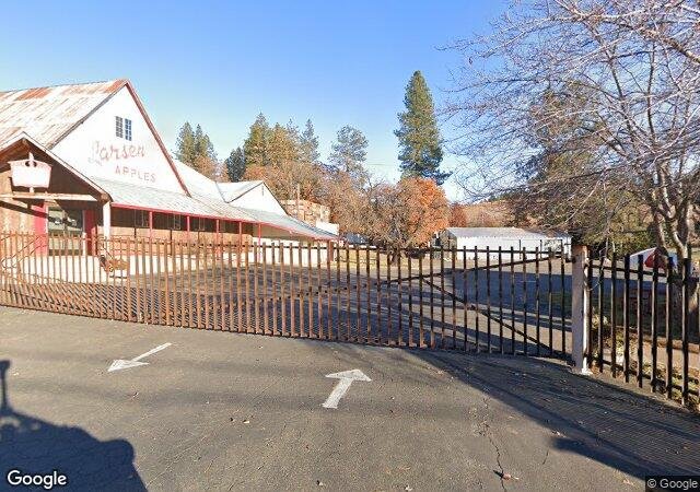 Larsen Apple Barn in Camino, CA