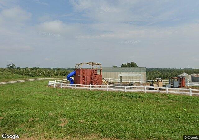 Peters Orchards & Market in Waverly, MO