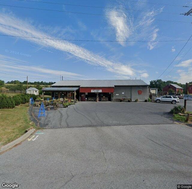 Richard's Fruit Market in Middletown, VA